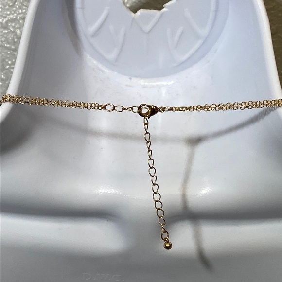 Unbranded- Elegant Gold and Black Necklace - Picture 3 of 4